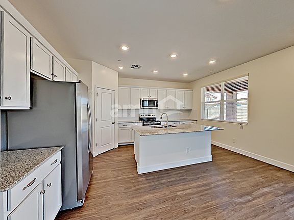 5th image of 5944 W Columbine Dr