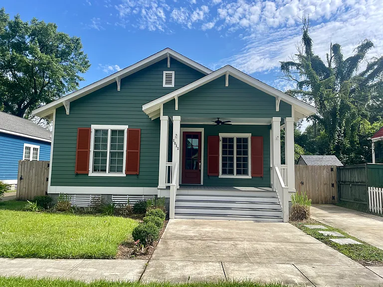 1011 Selma St — Photo 1