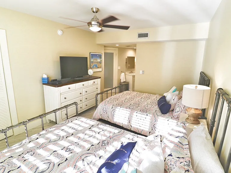 4805 Gulf Of Mexico Dr #102 — Photo 9