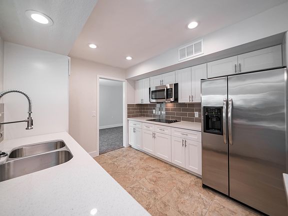 2nd image of 534 Leisure World