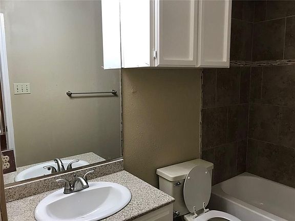 5th image of 11206 Willowood Creek Dr APT B