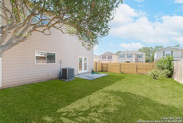 102 Mallow Grv — Photo 26