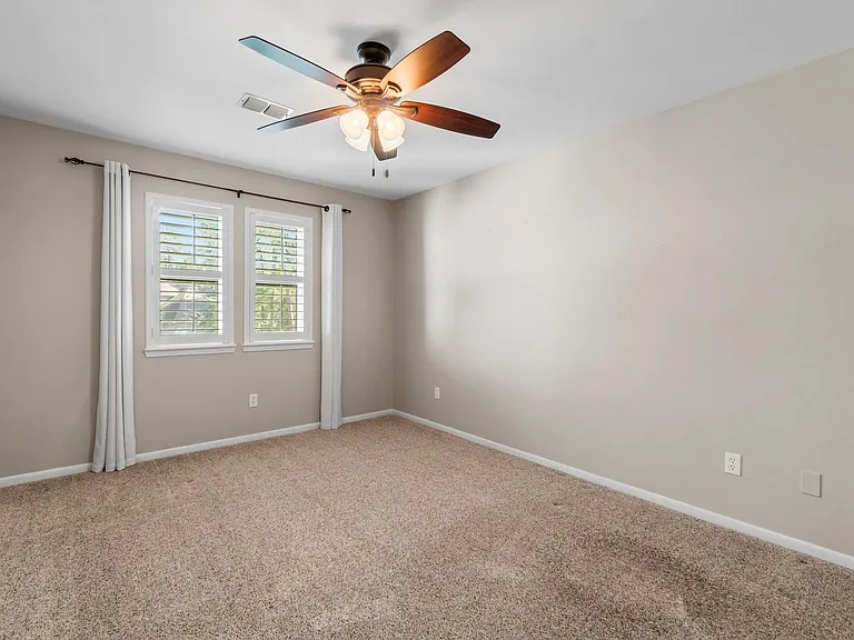 7 Elwood Hills Ct — Photo 39