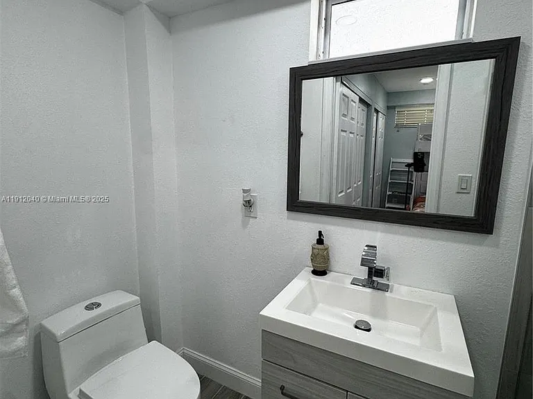 228 Orchid St — Photo 31