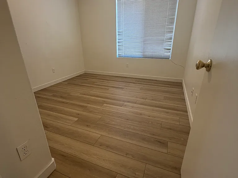 688 N Coral Key Ave — Photo 13