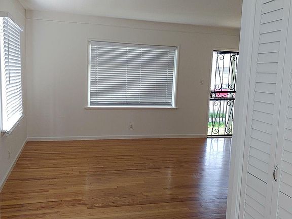 5th image of 3808 Minerva Ave