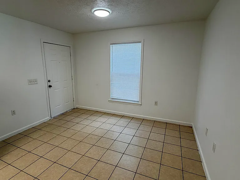9117 Laird St #9127 — Photo 3