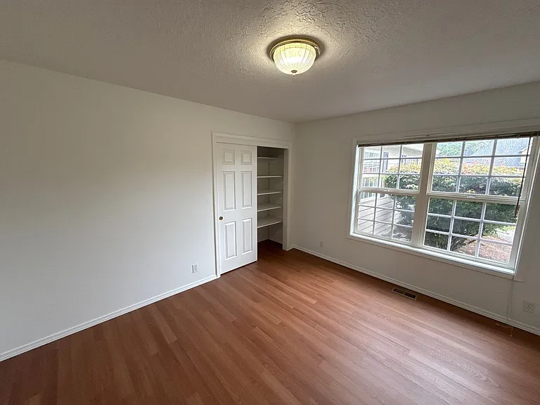 191 McLaughlin Dr — Photo 18