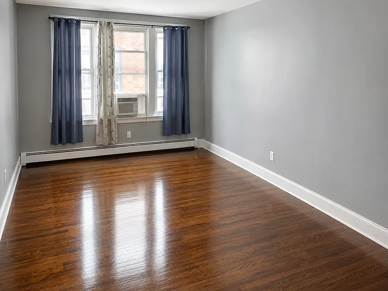 202 S Marshall St #202 — Photo 2