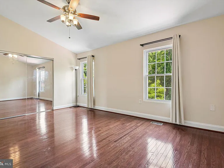 17 Ruddington Ct — Photo 41