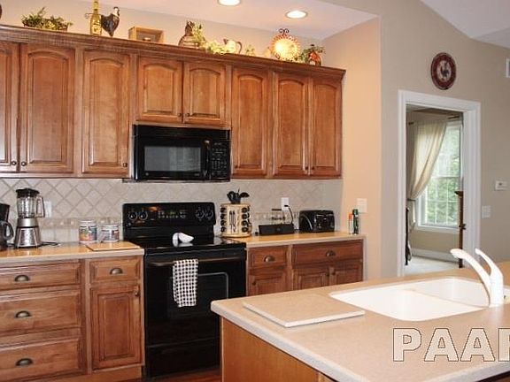 5th image of 300 Longshore Ct