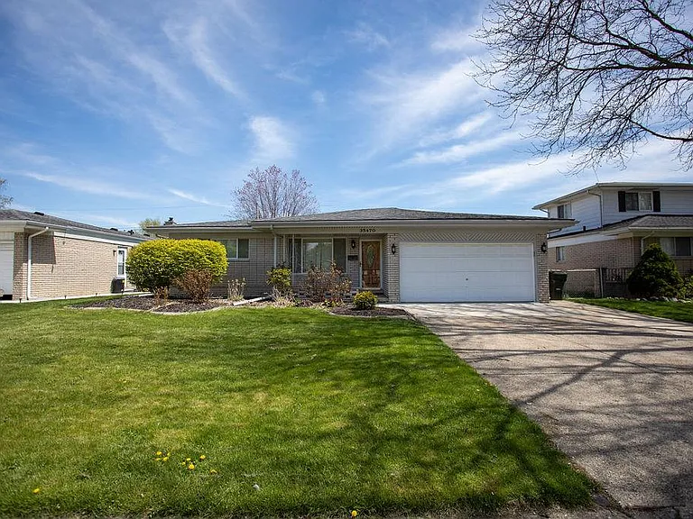 35470 Dearing Dr — Photo 1