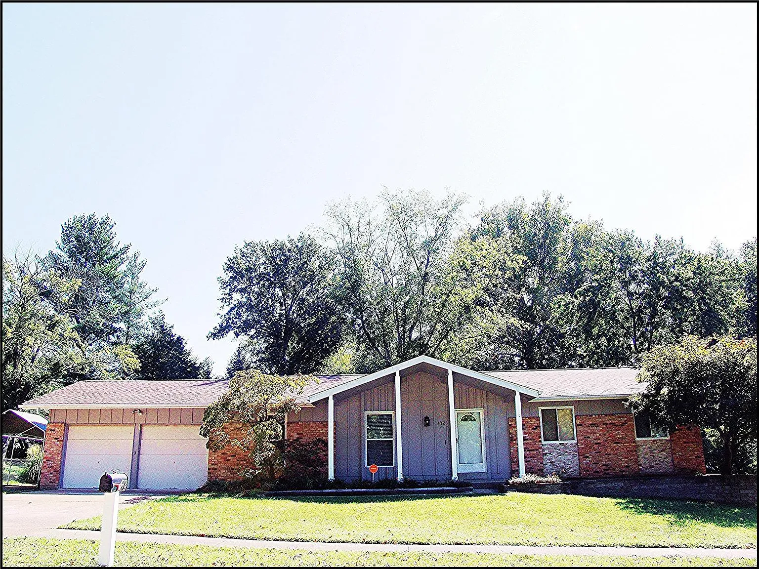472 Chamberlin Dr photo 1