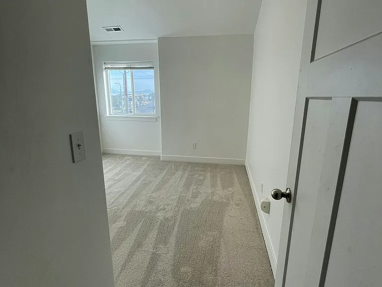895 E Pacific Dr — Photo 7