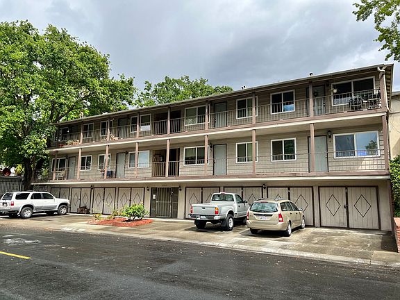 2nd image of 801 McClatchy Way APT 15