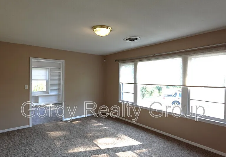2927 Noland St — Photo 3
