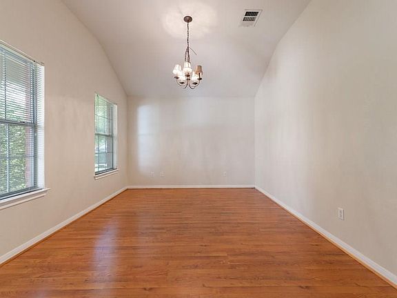5th image of 119 Hanstrom Dr