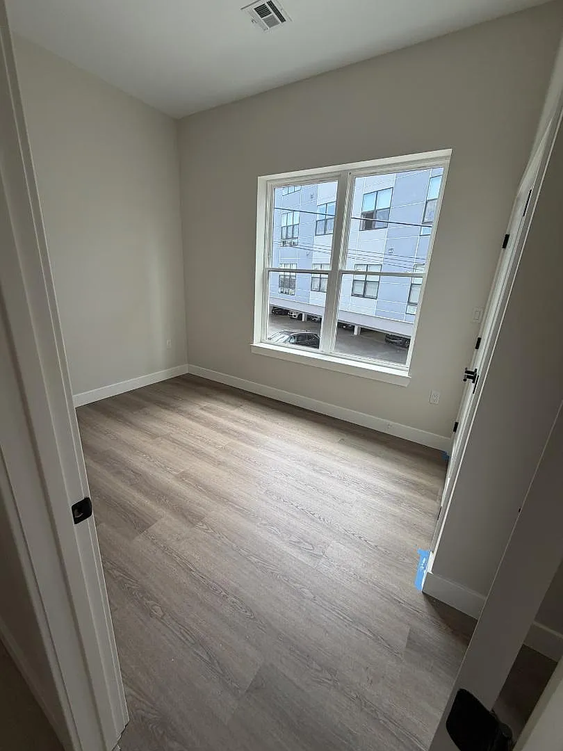 123 Chestnut St - #4 — Photo 3