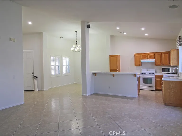 28422 Belleterre Ave — Photo 3