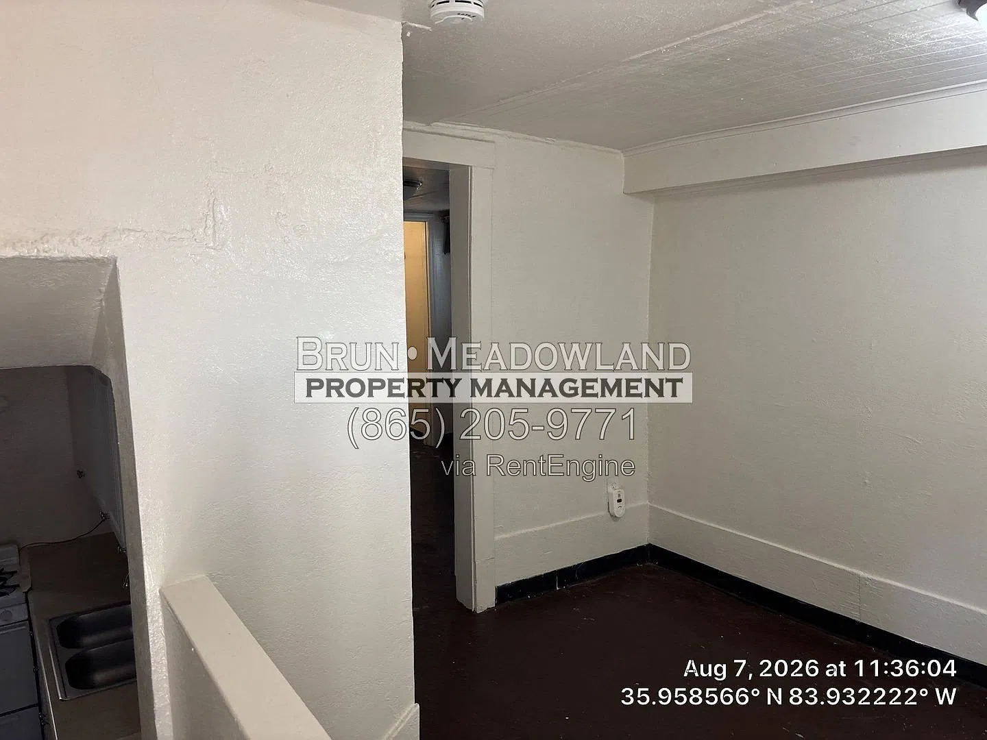 1 bed, 1.0 bath, 300 sqft, $1,050 — Photo 4