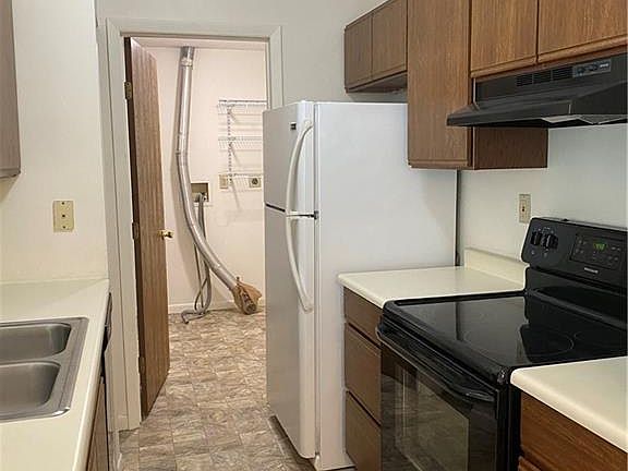 5th image of 1401 Lake Pointe Way #14016