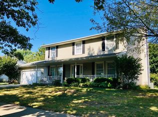 1209 Dianne Dr, Bloomington, IL