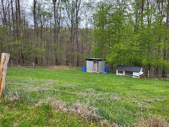 3rd image of 1851 Fisher Ridge Rd