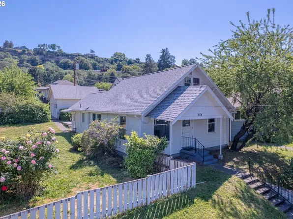 904 E 14th St, The Dalles, OR 97058