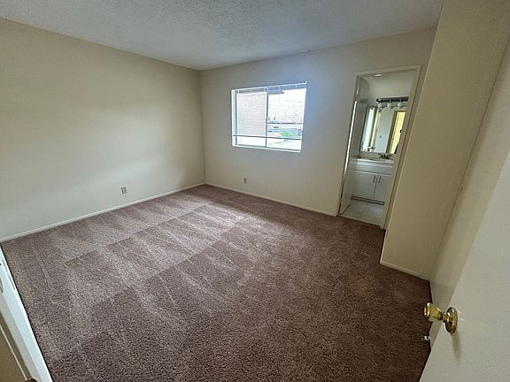 3rd image of 14323 Alburtis Ave #14323B