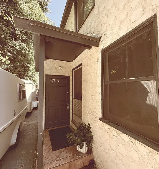 1924 1/2 Lake Shore Ave — Photo 20