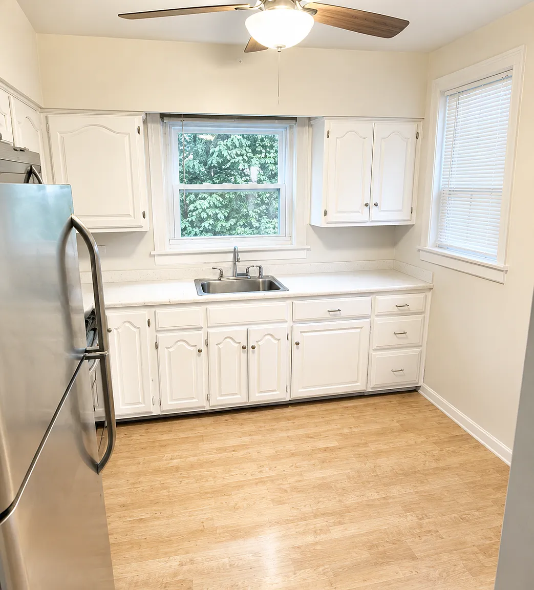 3 bed, 1.5 bath, 1106 sqft, $1,595 — Photo 2