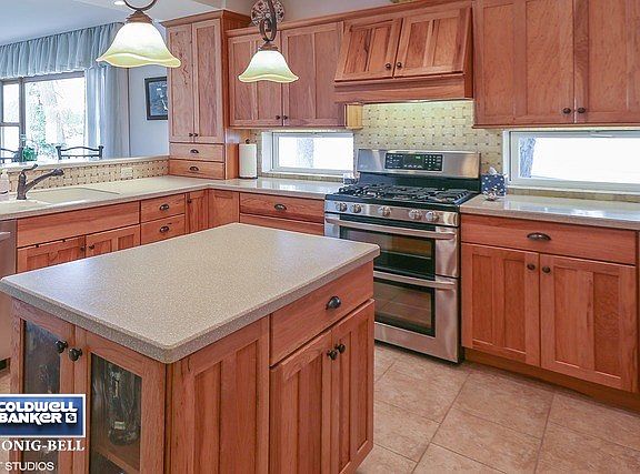 4th image of 25400 W East Ave
