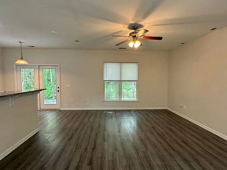 670 Summer Hill Way — Photo 5
