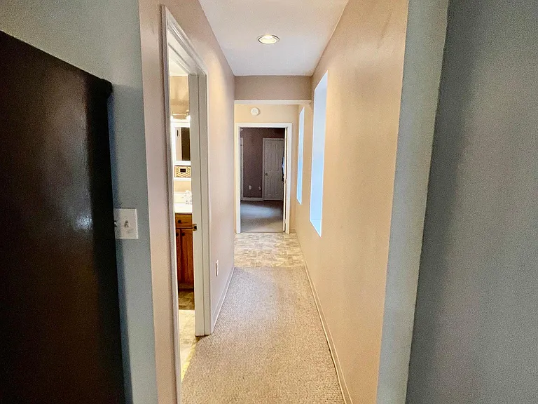 109 S Washington St — Photo 13