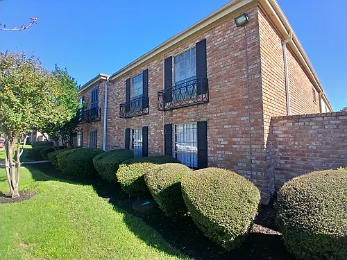 777 Bateswood Dr Photo 1