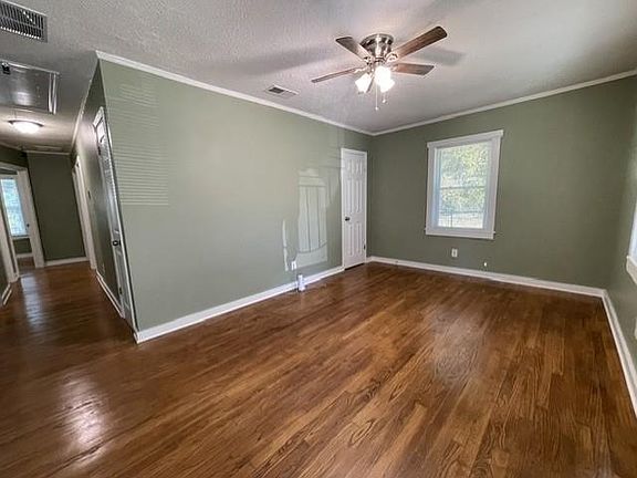 2nd image of 1366 Eloise Rd