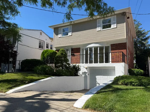 5730 Hewlett St, Little Neck, NY 11362