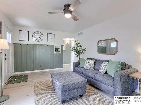 7916 State St, Ralston, NE 68127