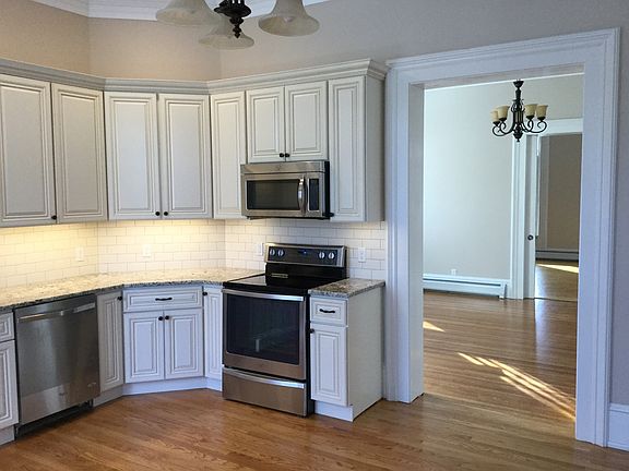 Looking into Dinning room