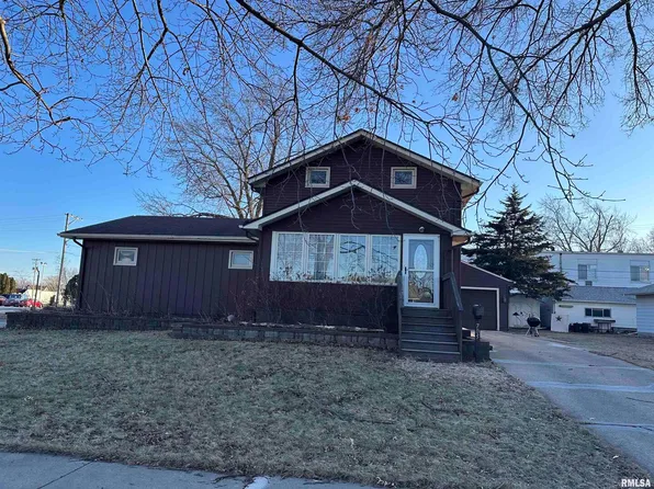 705 8th St, De Witt, IA 52742