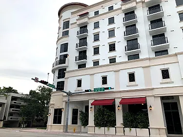 1 bed, 650 sqft, $2,300 — Photo 4