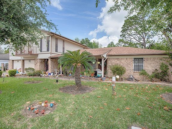 2nd image of 534 Vionett Ln