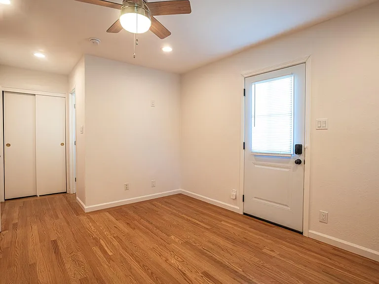 3985 Royal Arch Dr #B — Photo 5