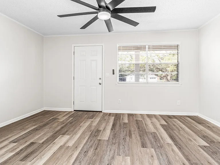 6631 Magnolia St — Photo 45