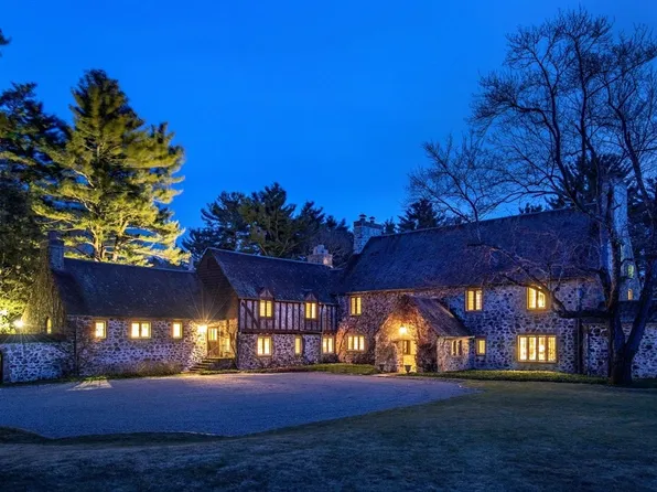 120 Grapevine Rd, Wenham, MA 01984