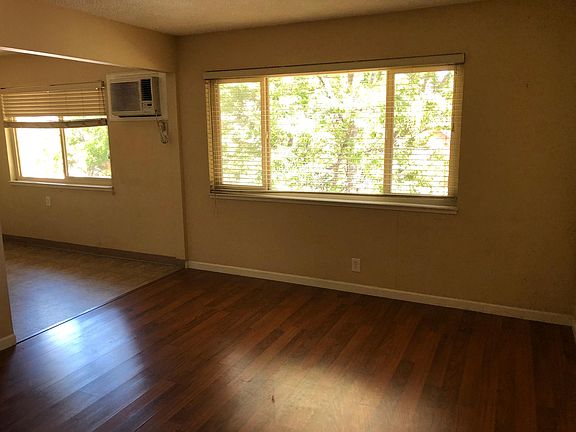 4th image of 1430 27th St APT 4