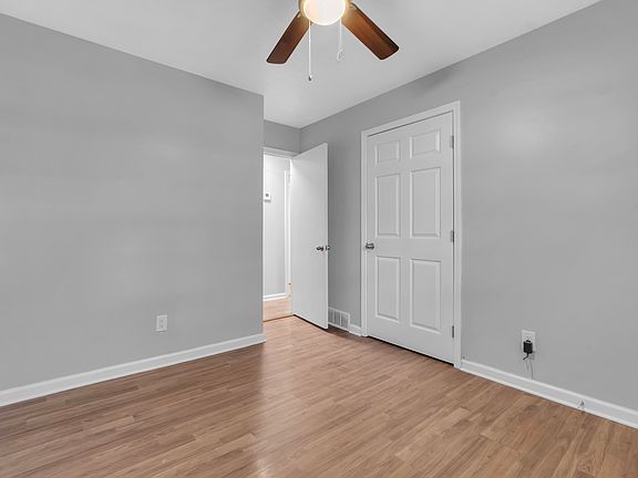 5th image of 4343 Barr Ave