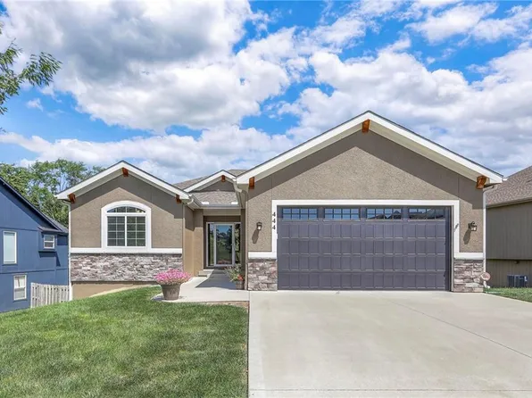444 Madison Creek Dr, Raymore, MO 64083