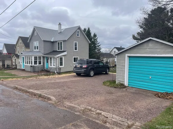 912 3rd St, Hancock, MI 49930