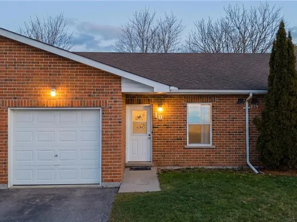 1028 Ann St #10, Howick, ON N0G 2X0